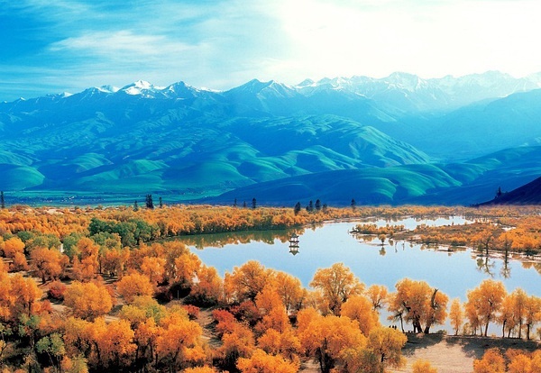 浪漫新疆,与自然共舞的邂逅之旅